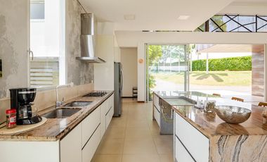 ALQUILO EN YOPAL FINCA EL COUNTRY LLAMANOS AL3009437947 DISPONIBLE PARA TEMPORADA.