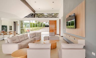 ALQUILO EN YOPAL FINCA EL COUNTRY LLAMANOS AL3009437947 DISPONIBLE PARA TEMPORADA.