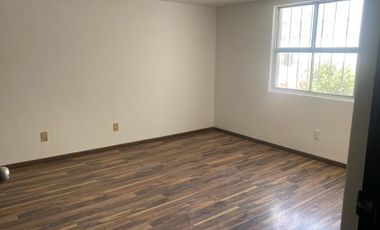 Casa Sola en Venta, Jardines del Sur, Ciudad de México