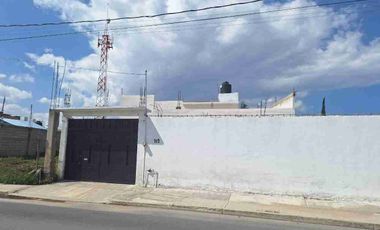 EN AVENIDA PRINCIPAL