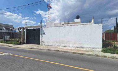 EN AVENIDA PRINCIPAL