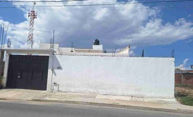 EN AVENIDA PRINCIPAL