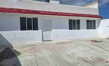 EN AVENIDA PRINCIPAL