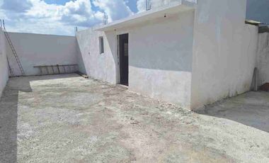 EN AVENIDA PRINCIPAL