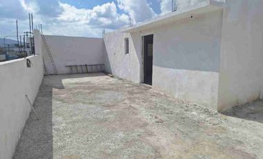 EN AVENIDA PRINCIPAL