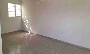 EN AVENIDA PRINCIPAL