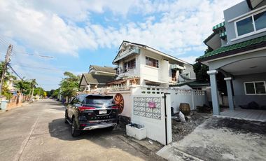 Unbeatable Price! Newly Renovated 2-Storey Detached House – Feels Just Like New  Lully Ville Village, Khu Khot (Lam Luk Ka–Khu Khot Road)