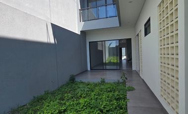 Dijual Rumah Baru 2 Lantai Ternyaman di Setraduta Grande