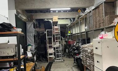 Rumah di Pusat Kota Turangga Luas 300 an, Pusat Kota