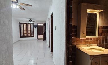 CASA EN RENTA EN LOS PIRULES TLALNEPANTLA