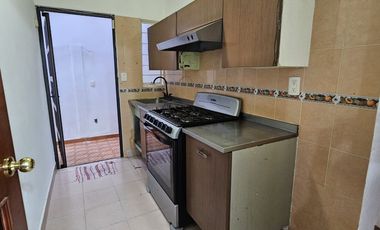 CASA EN RENTA EN LOS PIRULES TLALNEPANTLA