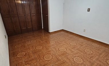 CASA EN RENTA EN LOS PIRULES TLALNEPANTLA