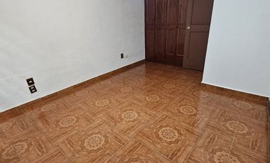 CASA EN RENTA EN LOS PIRULES TLALNEPANTLA