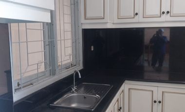 DISEWAKAN RUMAH 2 LANTAI PEJATEN VILLAGE