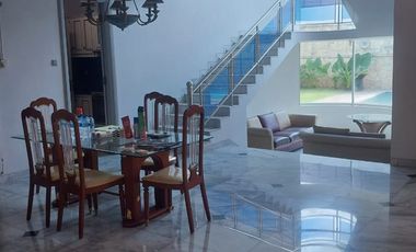 DISEWAKAN RUMAH 2 LANTAI PEJATEN VILLAGE