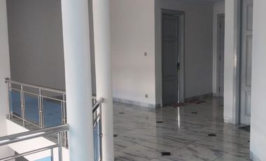 DISEWAKAN RUMAH 2 LANTAI PEJATEN VILLAGE