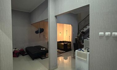FREE KITCHEN SET Over Kredit 2 LT Rumah dekat Margonda Depok di Geneve Estate GDC