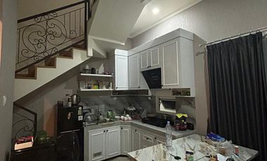 FREE KITCHEN SET Over Kredit 2 LT Rumah dekat Margonda Depok di Geneve Estate GDC