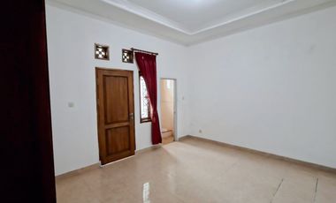 Disewakan Rumah 2 Lantai Siap Huni dekat Pusat Kota Cianjur