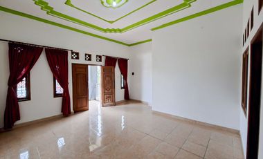 Disewakan Rumah 2 Lantai Siap Huni dekat Pusat Kota Cianjur