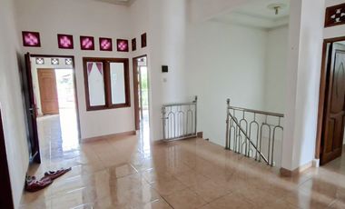 Disewakan Rumah 2 Lantai Siap Huni dekat Pusat Kota Cianjur