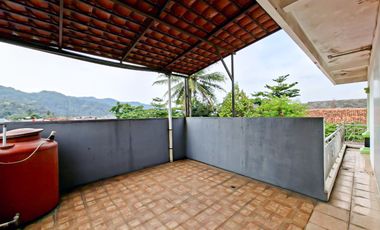 Disewakan Rumah 2 Lantai Siap Huni dekat Pusat Kota Cianjur