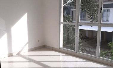 Rumah 2lt 12x20 240m type 4KT Cluster Palm Spring JGC Jakarta Garden City