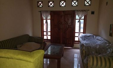 Jual Cepat Rumah 2 tingkat di Perumahan Wilis Indah, depan lapangan, siap huni