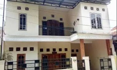 Jual Cepat Rumah 2 tingkat di Perumahan Wilis Indah, depan lapangan, siap huni