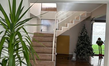 Arriendo Casa Amplia para Empresas