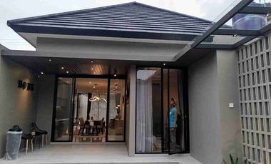 DIJUAL RUMAH MEWAH FULL FURNISH TEPI JLN ASPAL TIMUR BANDARA ADISUCIPTO PURWOMARTANI