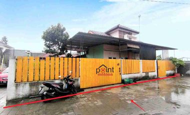 Rumah Luas Cantik di Perum Jaten dekat UNS