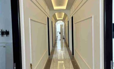 DIJUAL KOST EXCLUSIVE FULL FURNISH 3LANTAI KAWASAN PREMIUM KELILINGI KAMPUS TERNAMA DI YOGYAKARTA SETURAN