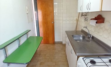 DEPARTAMENTO 3 AMBIENTES CON ESPACIO DE COCHERA SEMIPISO AL FRENTE UBICADO EN CALLE ENTRE RIOS AL 2700 ZONA CHAUVIN - MACROCENTRO  2DO PISO A LA CALLE