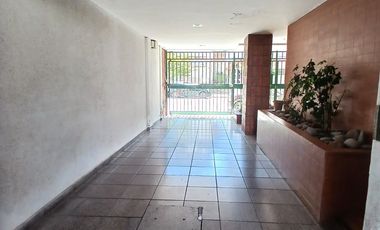 DEPARTAMENTO 3 AMBIENTES CON ESPACIO DE COCHERA SEMIPISO AL FRENTE UBICADO EN CALLE ENTRE RIOS AL 2700 ZONA CHAUVIN - MACROCENTRO  2DO PISO A LA CALLE