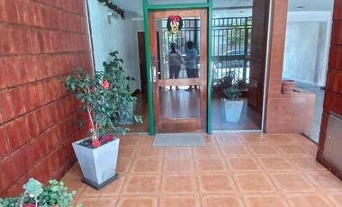 DEPARTAMENTO 3 AMBIENTES CON ESPACIO DE COCHERA SEMIPISO AL FRENTE UBICADO EN CALLE ENTRE RIOS AL 2700 ZONA CHAUVIN - MACROCENTRO  2DO PISO A LA CALLE