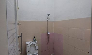 Disewakan Rumah Bagus Semi 2 Lantai (posisi Hook) di Perumnas Bumi Telukjambe Karawang Barat