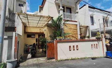 Rumah Modern  Dekat RS Bali Med di Padangsambian