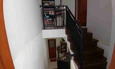 Rumah Modern  Dekat RS Bali Med di Padangsambian