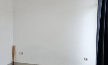 Disewa Rumah Layar Permai PIK, 4x12, 2KT, Ada AC