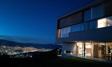 SE VENDE CASA LAS PALMAS MEDELLIN