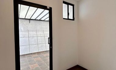 Departamento en venta en Loja sector Los Geranios
