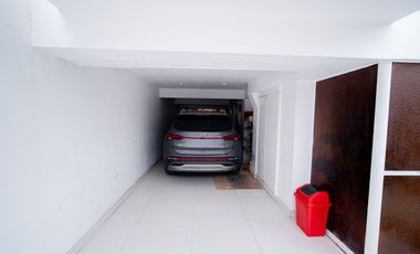 SE VENDE CASA EN CALLE MAR CASPIO, SECTOR SUR.