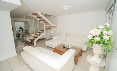 SE VENDE CASA EN CALLE MAR CASPIO, SECTOR SUR.