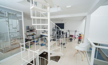 SE VENDE CASA EN CALLE MAR CASPIO, SECTOR SUR.