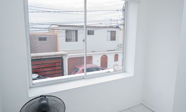 SE VENDE CASA EN CALLE MAR CASPIO, SECTOR SUR.