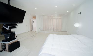 SE VENDE CASA EN CALLE MAR CASPIO, SECTOR SUR.