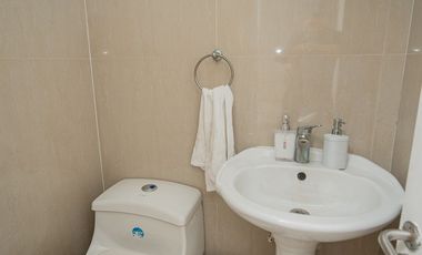 SE VENDE CASA EN CALLE MAR CASPIO, SECTOR SUR.