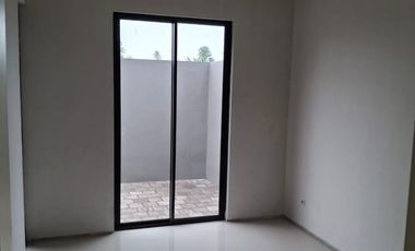 Rumah Baru di perumahan Grand Sunrise, Menganti, Gresik
