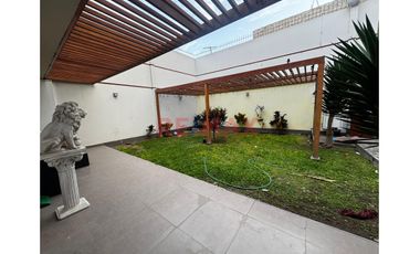 Se Alquila Hermosa Casa De 3 Pisos En Urb San Andres I Etapa-A.T-291.60 M2 S/. 9000